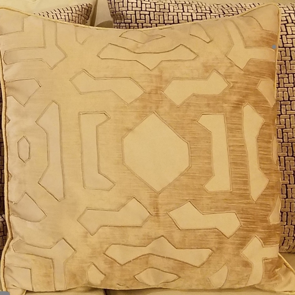 Like NEW A Pair of Gold Velvety Throw Pillows